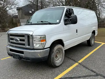 1 Owner, original 184.000 km 4.6L V8 Runs and drives perfect no issues at all. Engine and transmissi...