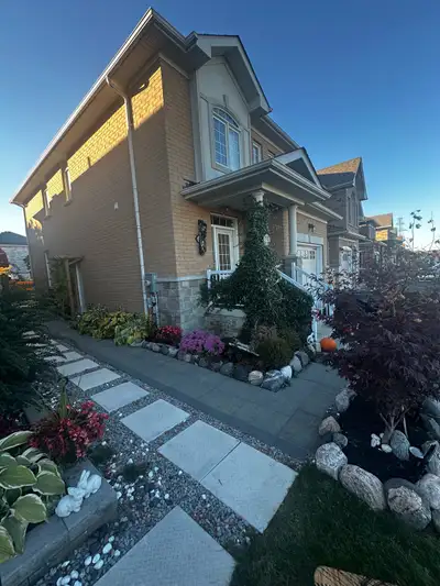 Beautiful and bright room available for rent. The room is located on the second floor. It has high c...