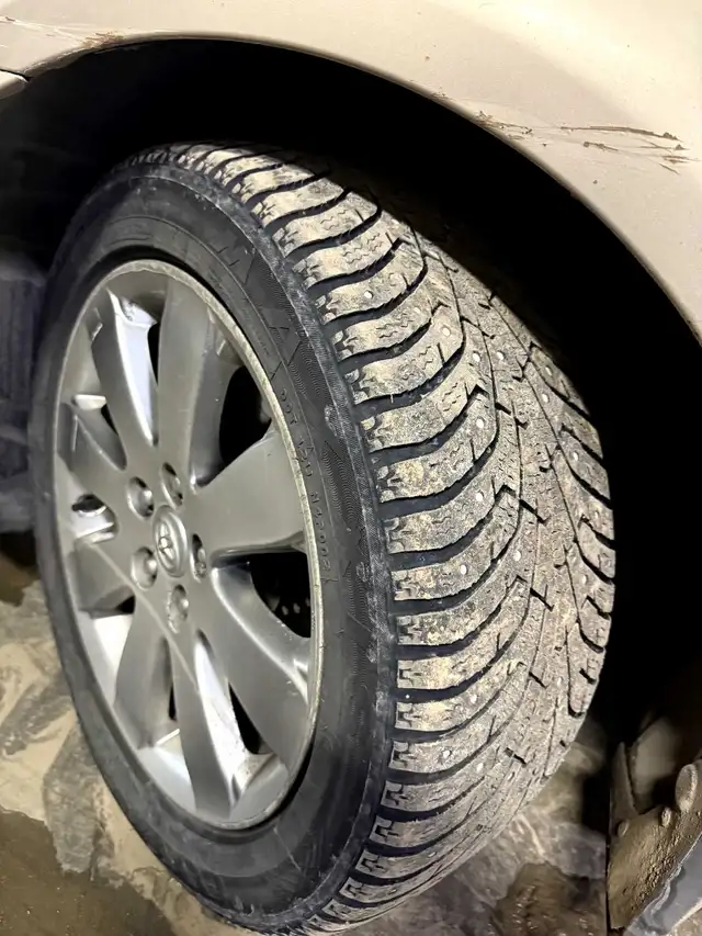 2006 Toyota Avalon  in Cars & Trucks in Fort St. John - Image 8