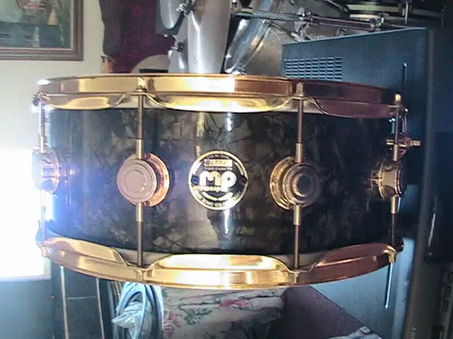 MADE in "USA" ~ DW Millennium Maple Drum ~"COLLECTOR'S EDITION" in Drums & Percussion in Windsor Region - Image 6