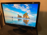 Used 22" Samsung 2232GW Wide Screen LCD Monitor with HDMI