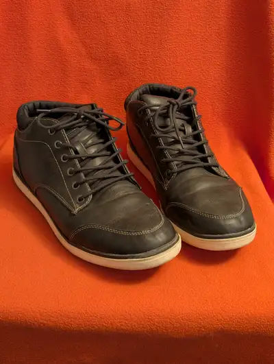 Mens size 10 laced black and white shoes, View more