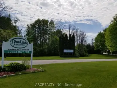 Trailer + land lease in Green Acres camping ground. 35 minutes from Newmarket Large lot . ~ 50 x 85f...