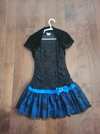 Size 7 Christmas dress