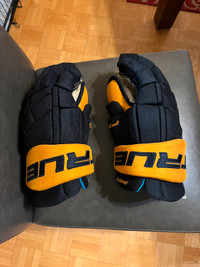 Hockey Gloves / Gants d’hockey True pro stock