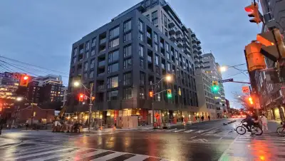 Make King West neighborhood your home. This 2 bed two bath condo at the corner of Richmond/Portland...
