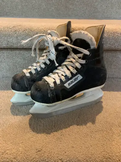 Bauer Charger Youth Skates size 11 Used for a couple seasons on an outdoor rink.