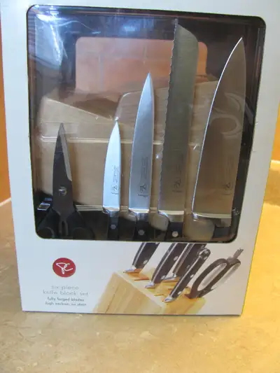 New Price * Ensemble de couteaux et bloc - Knife and block set, View more
