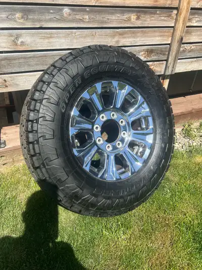 2017 ford f250/350 stocks wrapped in LT285/70/18 toyo open country AT Tires LT285/70/18 Basically ne...