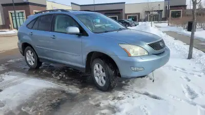 Awd Leather interior Good tires No warning lights on dash