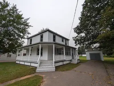 3 bedroom house for rent, 481 Main Street, Kingston