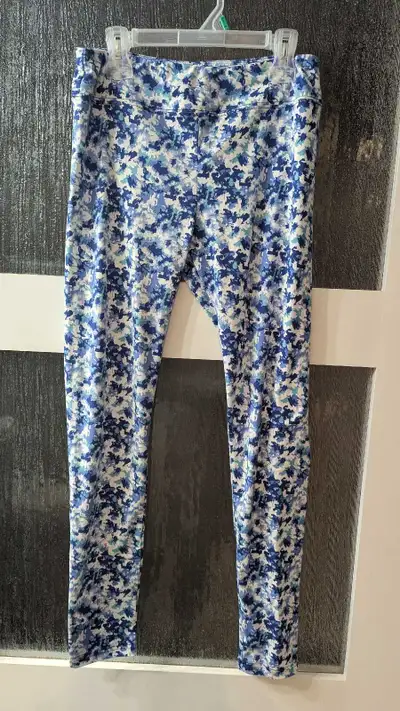 3$ legging large 10/12 ans fille excellent état Candiac J5R4R5 , View more