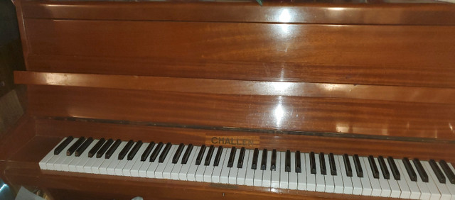 Upright Piano in Pianos & Keyboards in Markham / York Region - Image 2