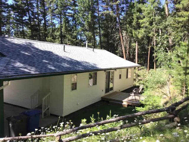 HOUSE for RENT **108 Mile Ranch**  $2000/mo in Long Term Rentals in 100 Mile House - Image 11