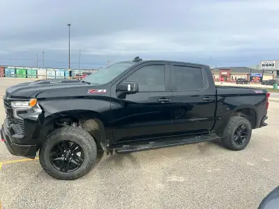 3.0 Duramax driven highway almost exclusively. Leather interior with sunroof. New style interior wit...