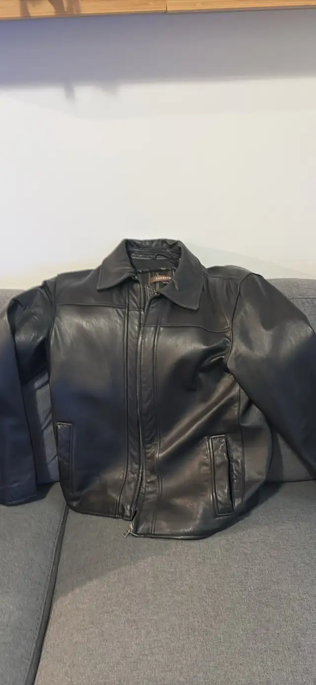 Leather Jacket in Men's in Mississauga / Peel Region - Image 2