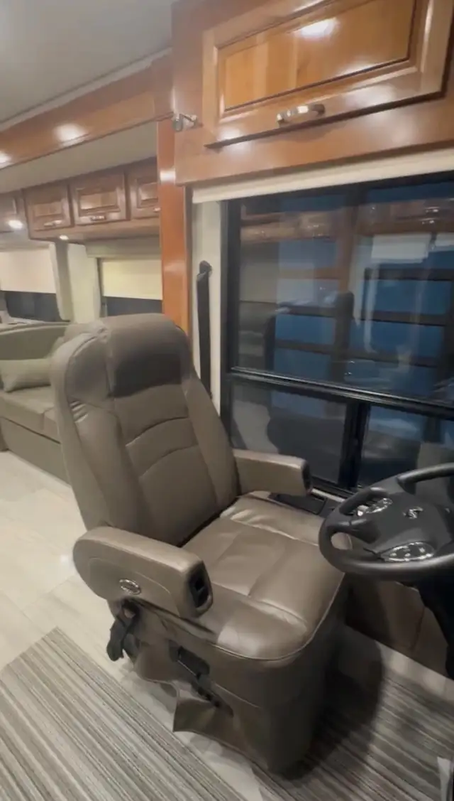 2019 Jayco Embark 39T2 Motorhome - Low Miles in RVs & Motorhomes in Grande Prairie - Image 16