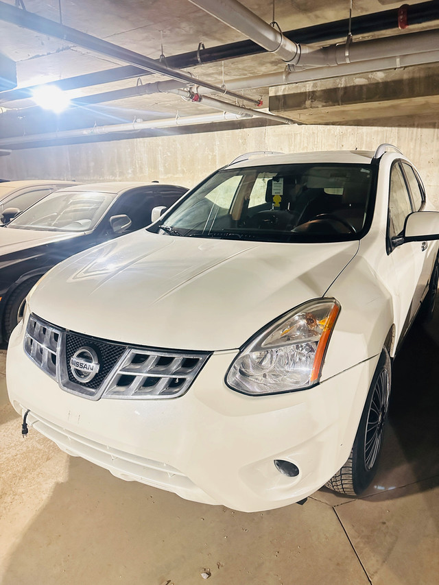 Nissan Rogue in Cars & Trucks in Edmonton