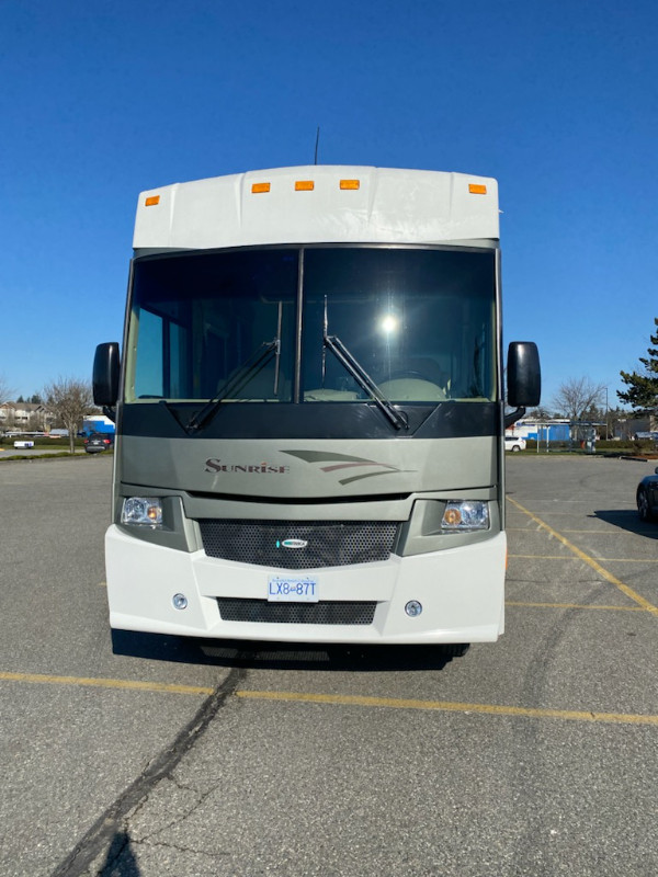 2007 Winnebago Itasca Sunrise 35A Ford V10 f550 Low Finance rate in RVs & Motorhomes in Tricities/Pitt/Maple - Image 3