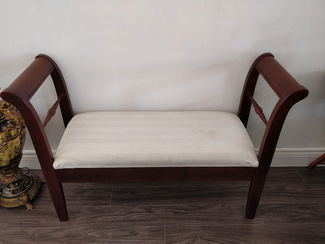 Mahogany wood bench with storage in Chairs & Recliners in Oshawa / Durham Region - Image 2