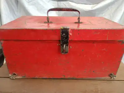 Antique locking toolbox, View more