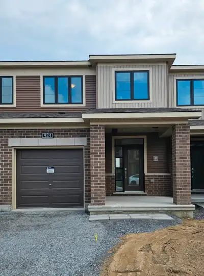 3 BEDROOM 3 BATH TOWN HOME FOR RENT IN QUINNS POINT OTTAWA