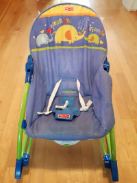 Chaise bercante et vibrante pour bébé.