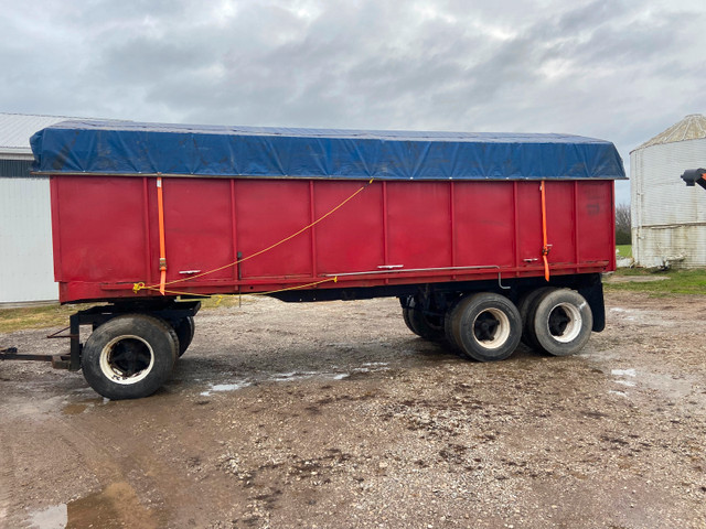 Grain Wagon in Farming Equipment in Leamington - Image 2