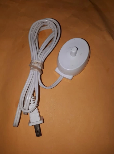 Genuine Braun Type 3757 Electric Tooth Brush Oral-B Base Charger Text: 438-376-8335