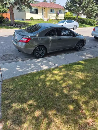 2007 Honda civic. 1.8 l strong engine. No check engine light. New battery, new back brakes, good tir...