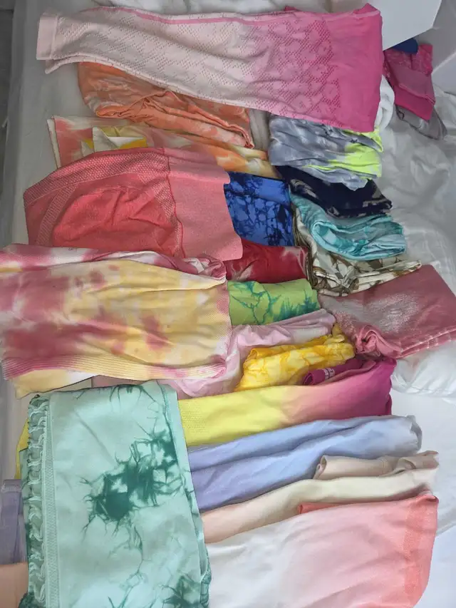 Shein leggings in Women's - Bottoms in City of Toronto - Image 2