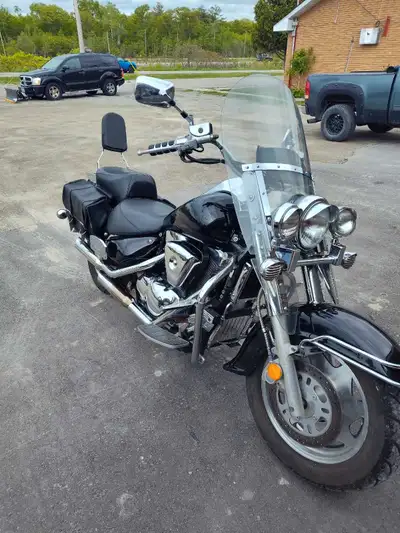This bike runs amazing. Has after market pipes Clip saddle bags new seat and new gel batter. Only re...