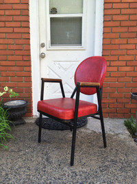 Ancienne Chaise de bureau vintage Rouge Bonbon Unique!
