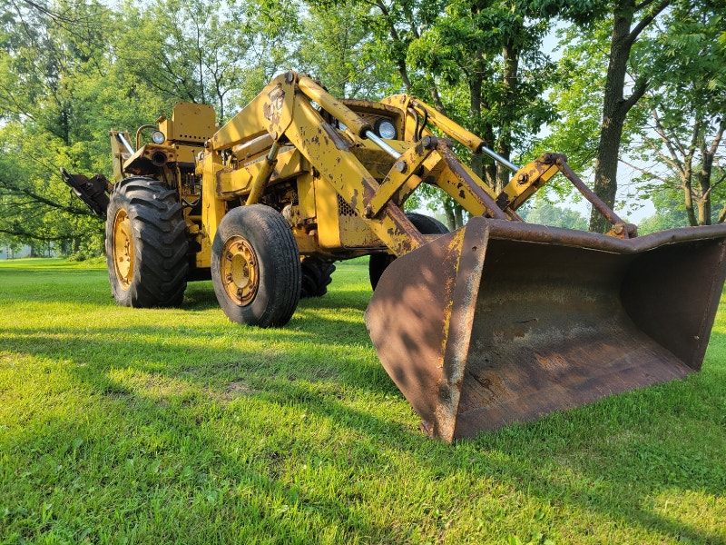Tractor backhoe loader excavator Heavy Equipment ChathamKent Kijiji