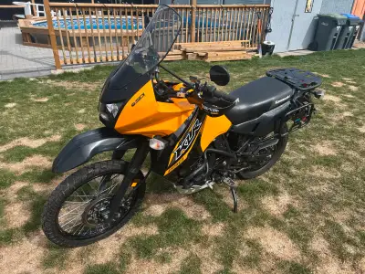2018 Kawasaki KLR 650 9844 kms, Oxford Adventure heated grips, Givi engine guard, center stand, Givi...