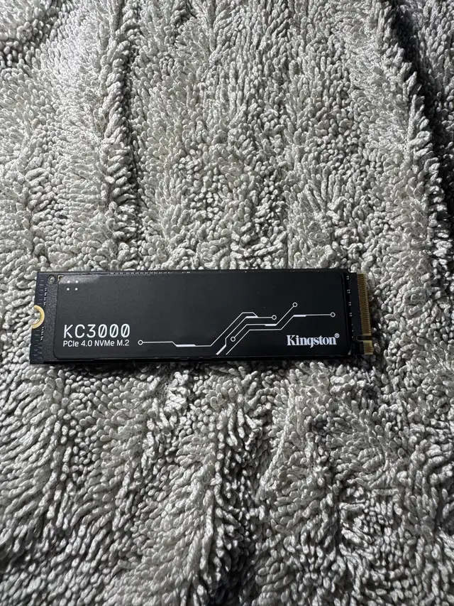 Kingston KC3000 2tb PCIe 4.0 NVME M.2