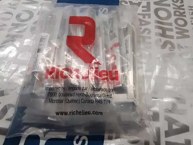 Richelieu cabinets Pull handles Chrome in Cabinets & Countertops in City of Toronto - Image 2