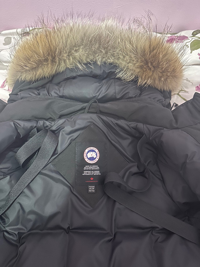 Manteau d’hiver Canada goose pour femme dans Femmes - Hauts et vêtements d'extérieur  à Ville de Montréal - Image 4