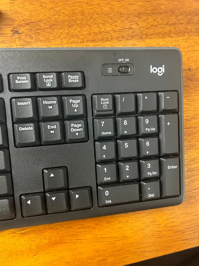 Logitech Keyboard and Mouse in Mice, Keyboards & Webcams in City of Montréal - Image 6