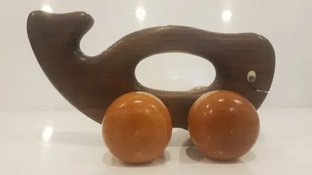 9" vintage rolling wood wooden whale back massager / toy in Toys & Games in Markham / York Region - Image 4