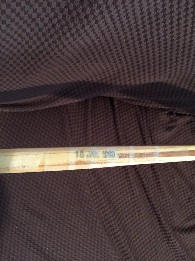 1979/80 Montreal Canadiens team autographed Jarvis hockey stick in Arts & Collectibles in Winnipeg - Image 5