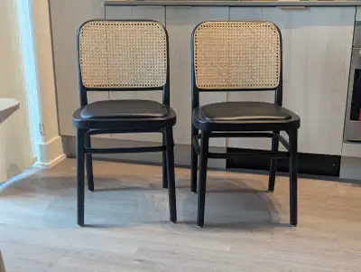 Elm and rattan dining chairs in excellent condition. Please see second photo for detailed dimensions...