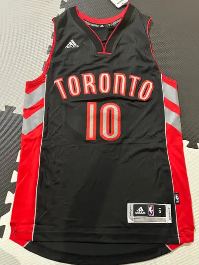 Adidas NBA Toronto Raptors DeMar DeRozan #10 Swingman Jersey, View more