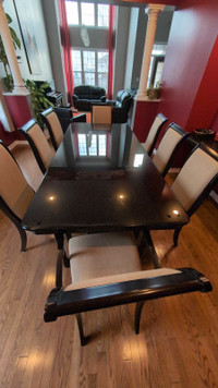 Dinning room table 