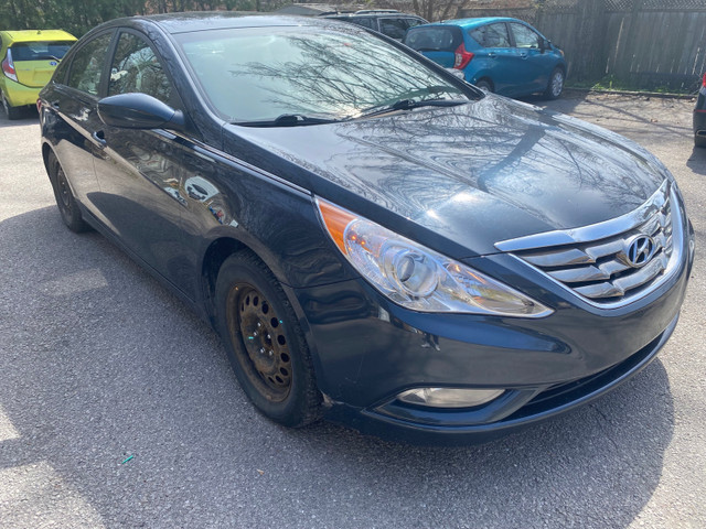 2013 Hyundai Sonata GLS| Sunroof  **LOW KMS - ACCIDENT FREE** in Cars & Trucks in City of Toronto