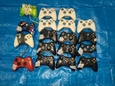 These are broken orginal xbox 360 controllers. Take all 3 for $20. Contact me if interested check my...