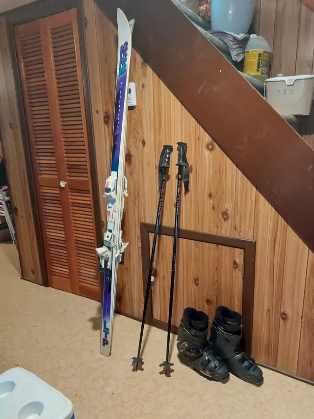 Ski, bâton et bottes (alpin) in Ski in City of Montréal - Image 2