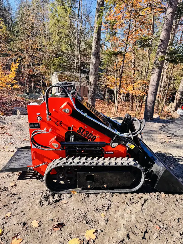 Sl 380 23hp Great for Snow Remouval Wide Track Mini Skid Steer in Other in Muskoka - Image 7
