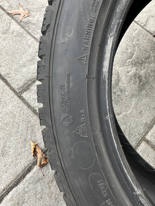 MICHELIN XICE SNOW WINTER TIRES 235/45R18 TESLA MODEL 3 Pneus et jantes Laval/Rive Nord