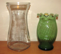 2 Glass Flower Vases In Perfect Conditon